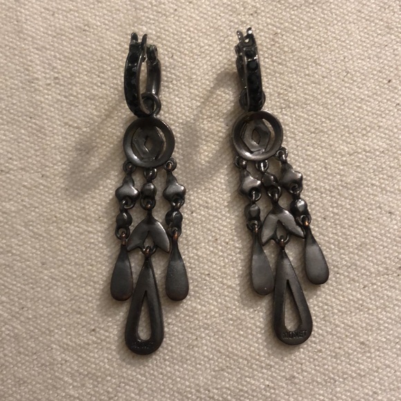 Black and Gray Vintage Monet Dangly Earrings. Has a goth Victorian vibe. 🖤 - Picture 10 of 16